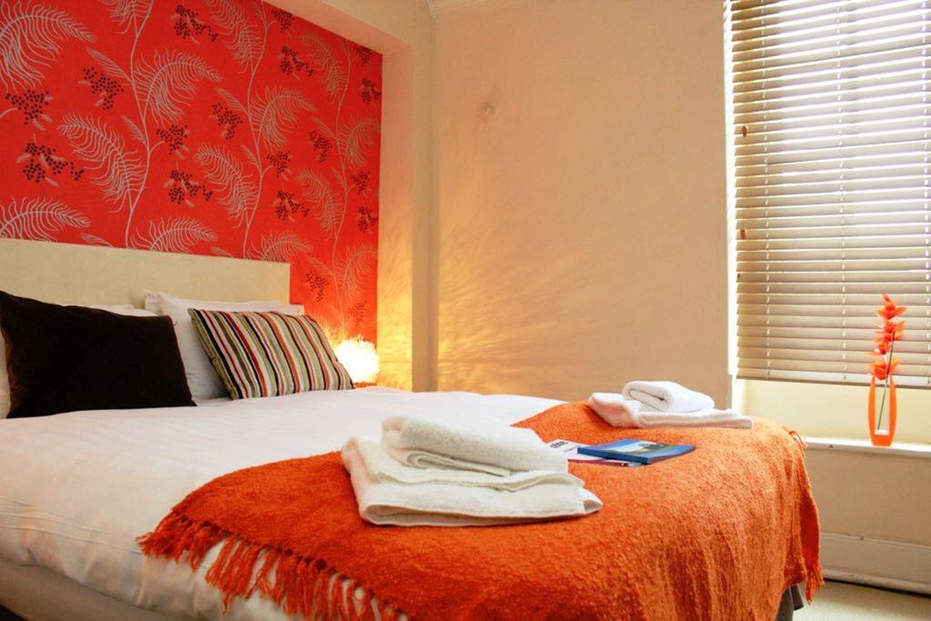 The Halford Hotel Halford  Phòng bức ảnh