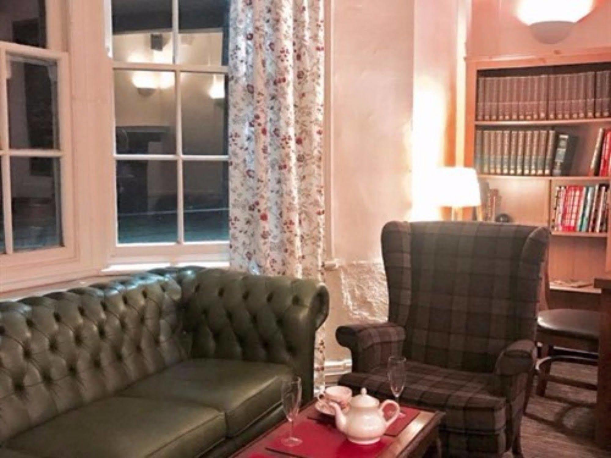 The Halford Hotel Halford  Ngoại thất bức ảnh