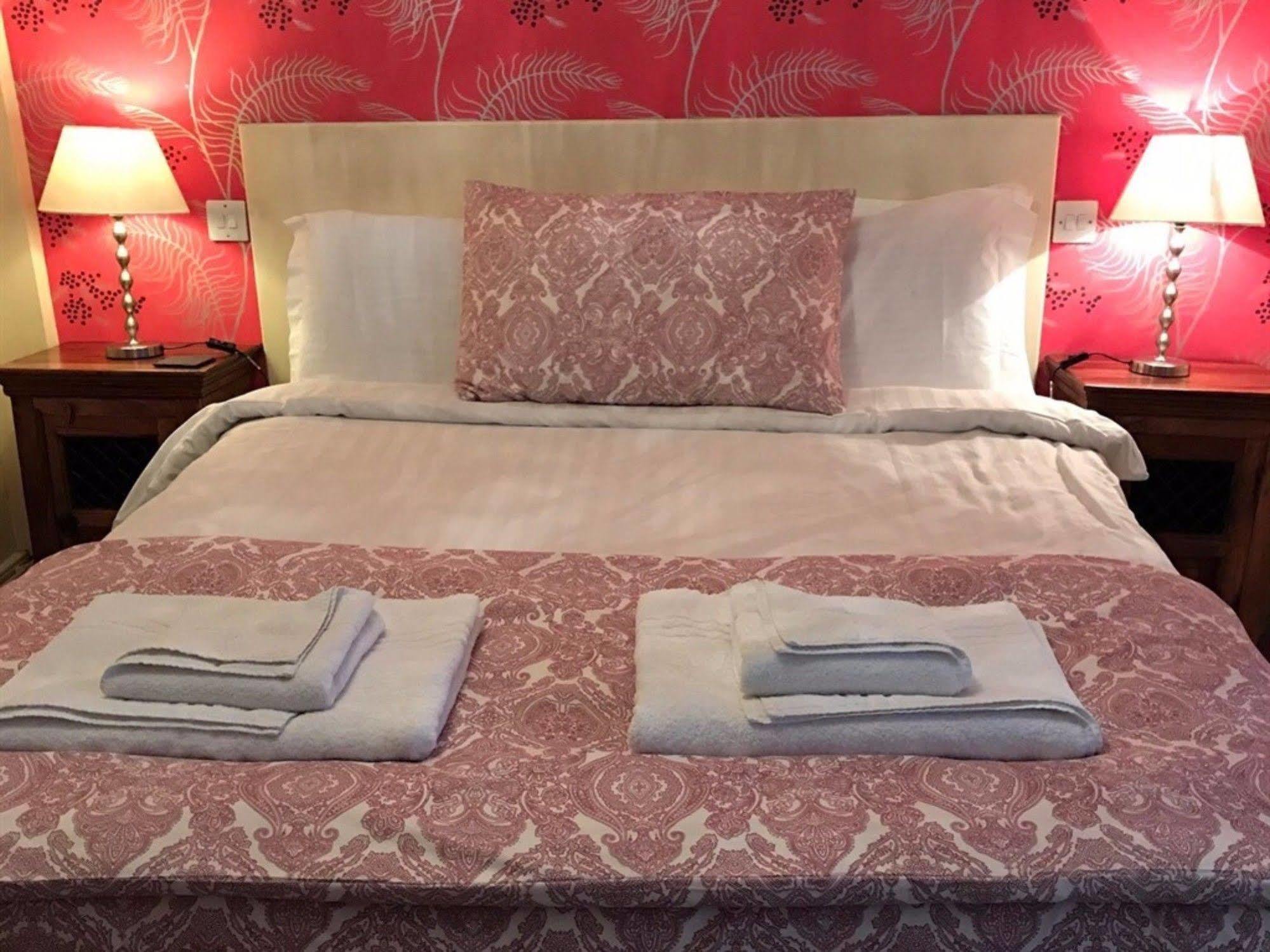 The Halford Hotel Halford  Ngoại thất bức ảnh